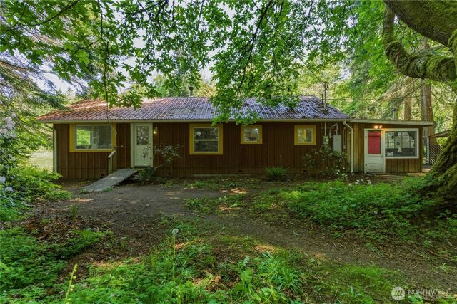 3511 Quade Road, Clinton, WA 98236