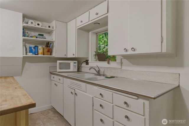 3511 Quade Road, Clinton, WA 98236