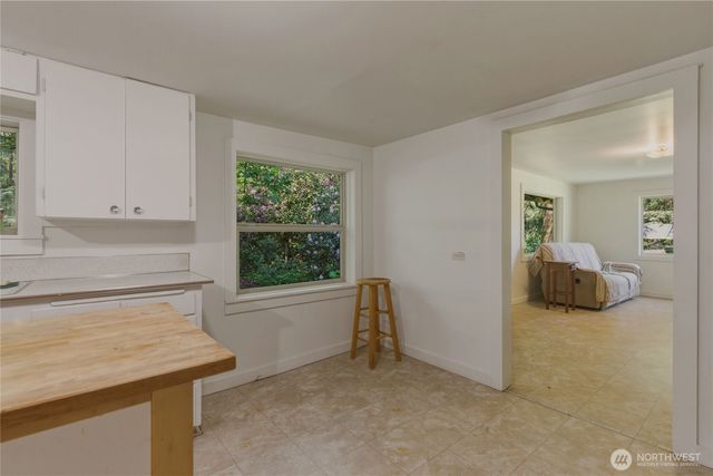 3511 Quade Road, Clinton, WA 98236