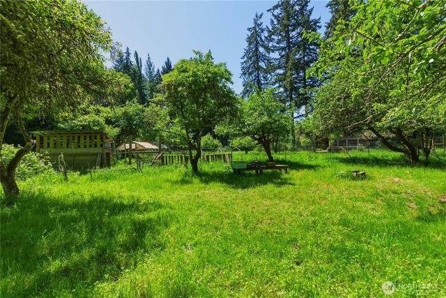 3511 Quade Road, Clinton, WA 98236