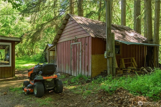 3511 Quade Road, Clinton, WA 98236