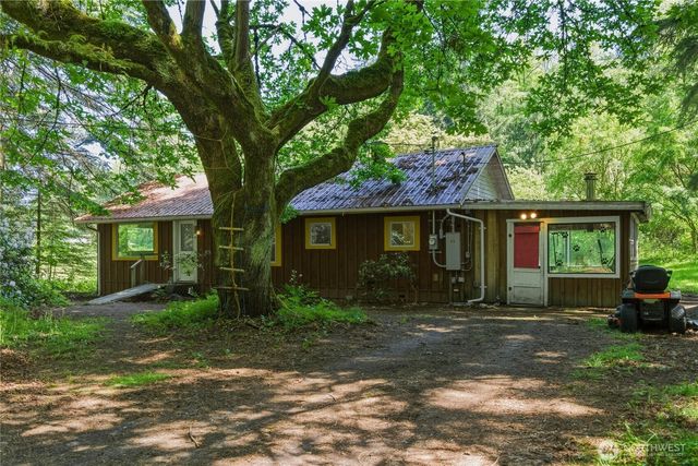 3511 Quade Road, Clinton, WA 98236