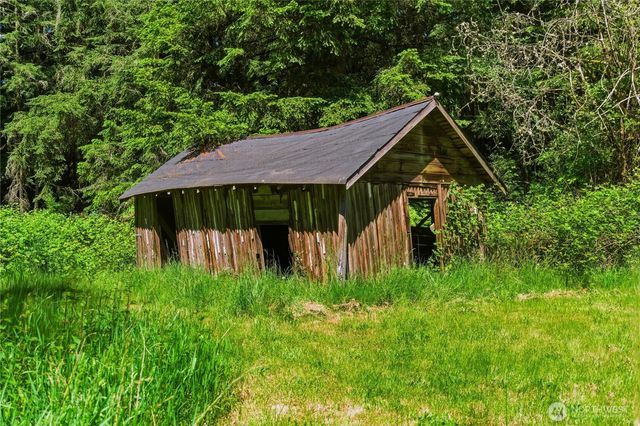 3511 Quade Road, Clinton, WA 98236