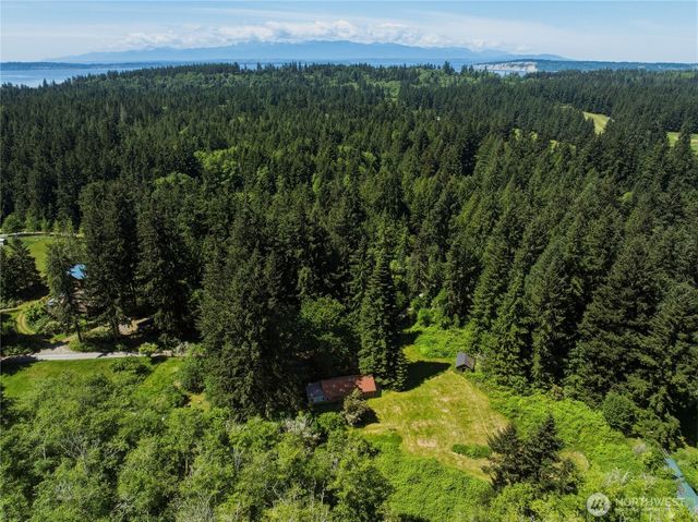 3511 Quade Road, Clinton, WA 98236