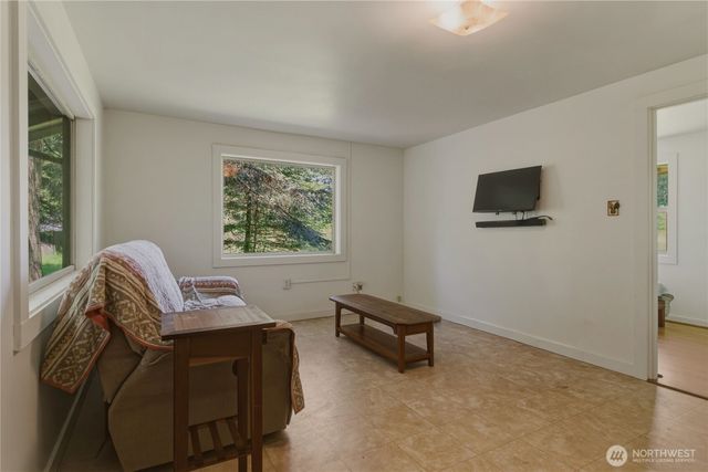 3511 Quade Road, Clinton, WA 98236