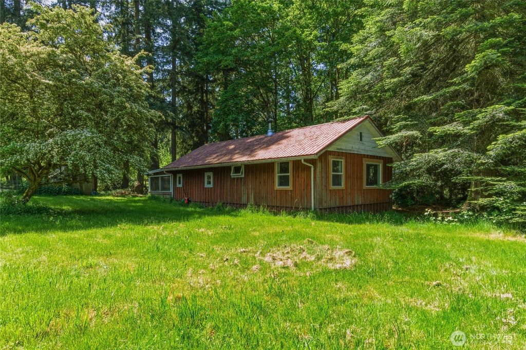 3511 Quade Road, Clinton, WA 98236
