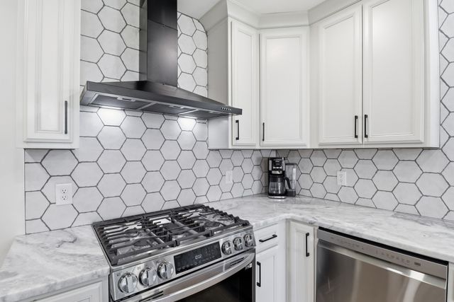 42 Starboard Ct, Estill Springs, TN 37330