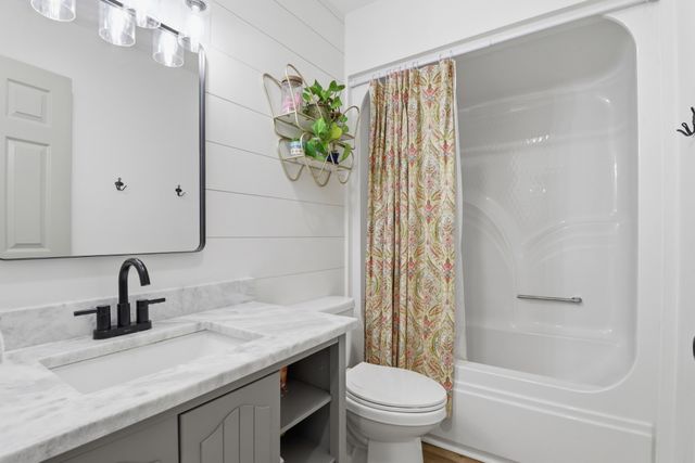 42 Starboard Ct, Estill Springs, TN 37330