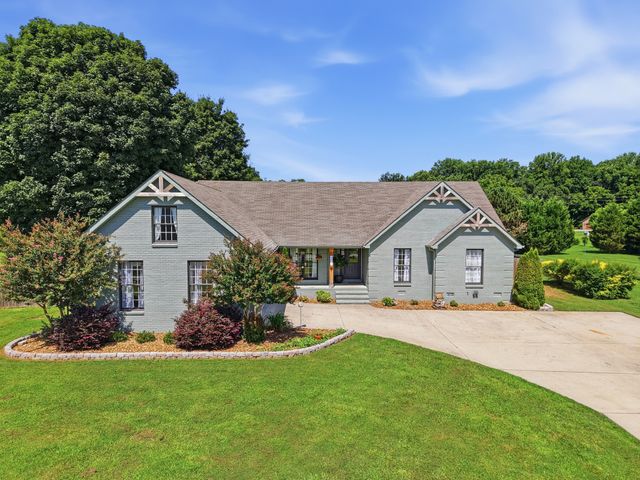 42 Starboard Ct, Estill Springs, TN 37330