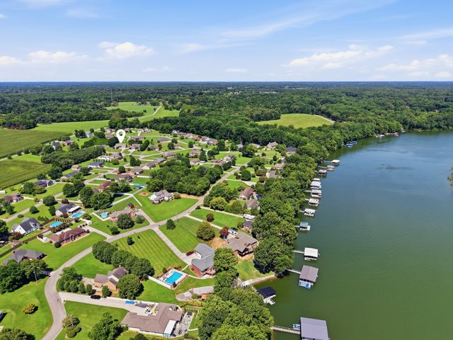 42 Starboard Ct, Estill Springs, TN 37330