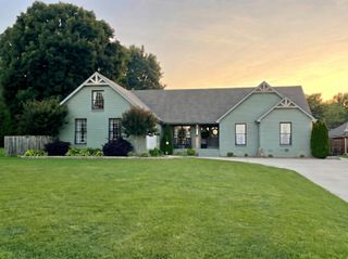 42 Starboard Ct, Estill Springs, TN 37330