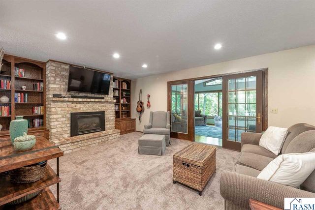 137 Maple Park Drive, Mankato, MN 56001