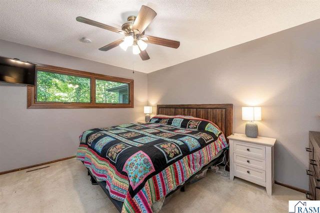 137 Maple Park Drive, Mankato, MN 56001