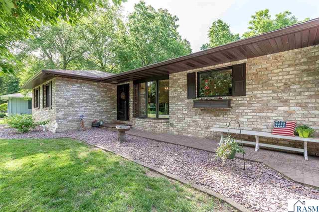 137 Maple Park Drive, Mankato, MN 56001