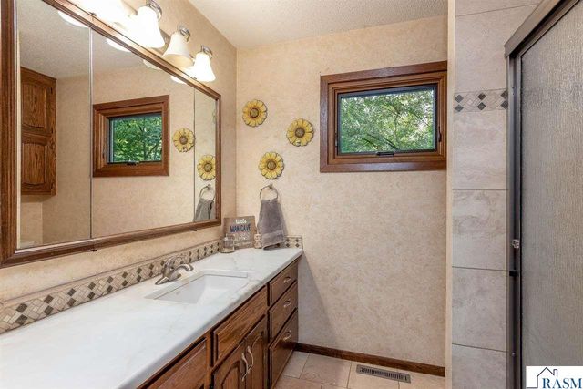 137 Maple Park Drive, Mankato, MN 56001