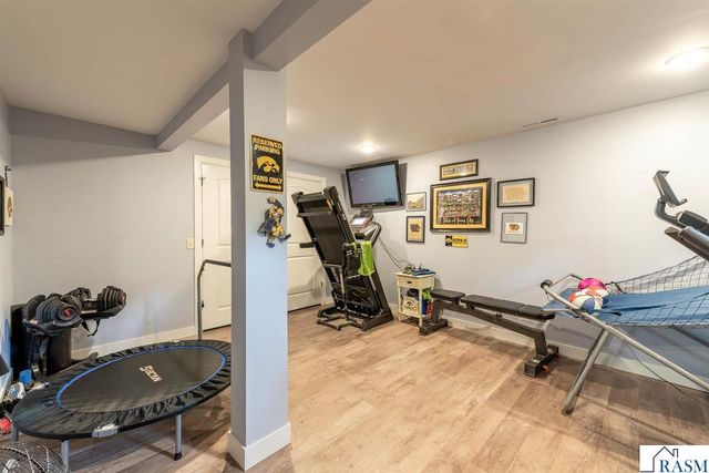 137 Maple Park Drive, Mankato, MN 56001
