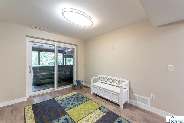 137 Maple Park Drive, Mankato, MN 56001