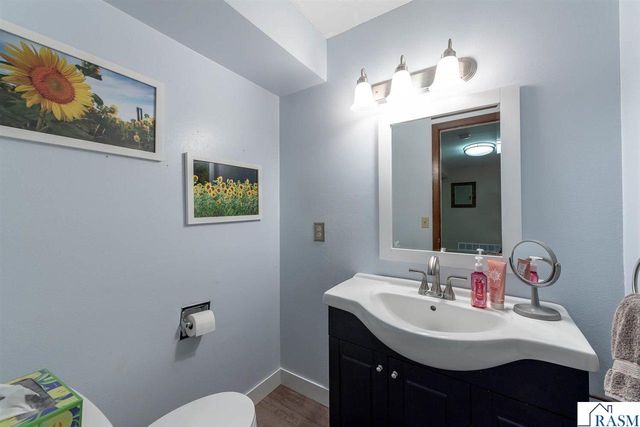 137 Maple Park Drive, Mankato, MN 56001