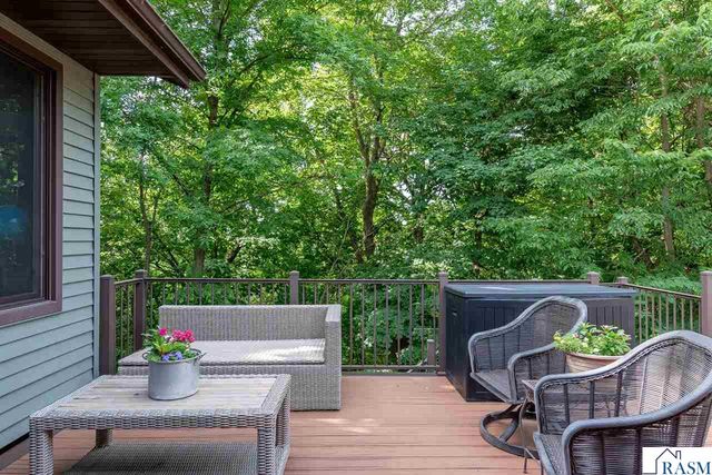 137 Maple Park Drive, Mankato, MN 56001