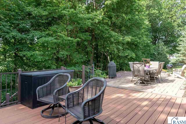 137 Maple Park Drive, Mankato, MN 56001