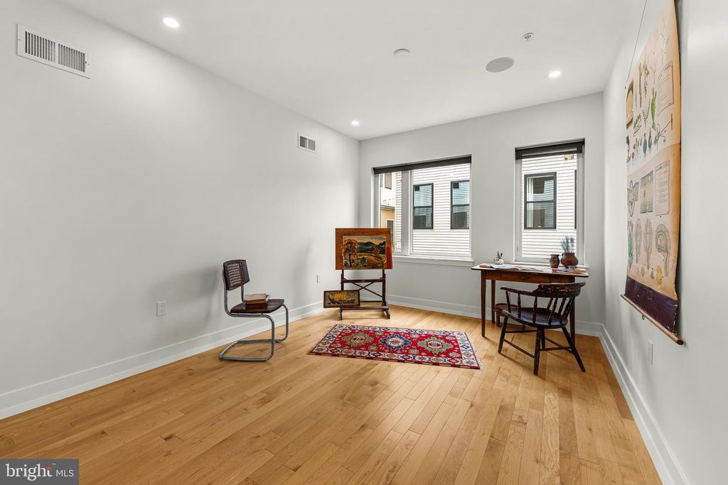 2308 E DAKOTA ST, PHILADELPHIA, PA 19125 — photo 3