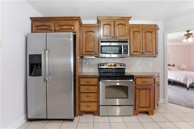 522 Neptune Drive, Raymore, MO 64083