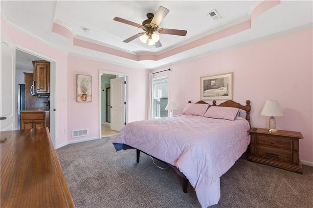 522 Neptune Drive, Raymore, MO 64083