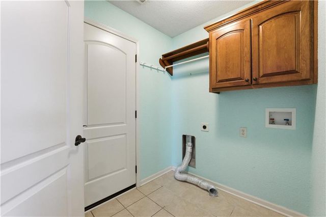 522 Neptune Drive, Raymore, MO 64083