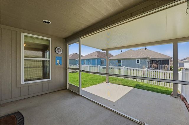 522 Neptune Drive, Raymore, MO 64083