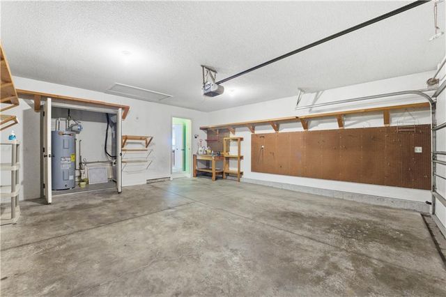 522 Neptune Drive, Raymore, MO 64083