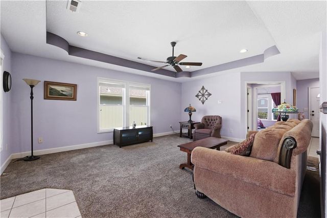 522 Neptune Drive, Raymore, MO 64083