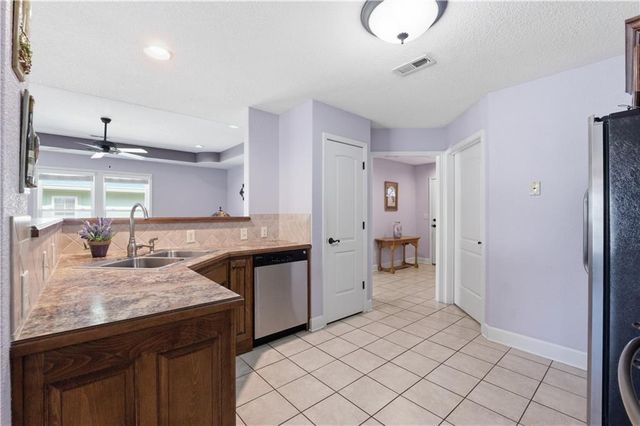 522 Neptune Drive, Raymore, MO 64083