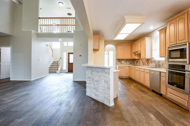241 Blue Hill Drive, Montgomery, TX 77356