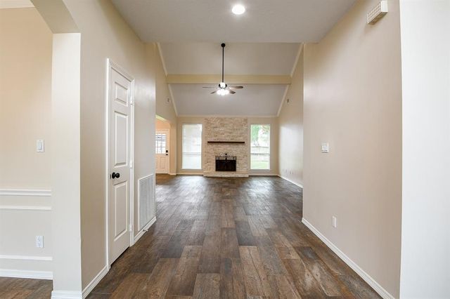 241 Blue Hill Drive, Montgomery, TX 77356