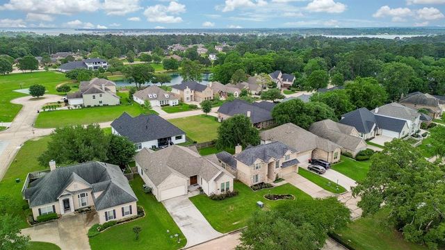 241 Blue Hill Drive, Montgomery, TX 77356