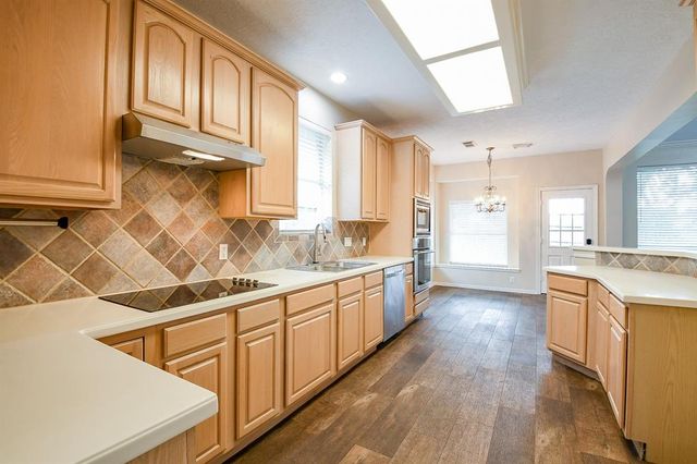 241 Blue Hill Drive, Montgomery, TX 77356