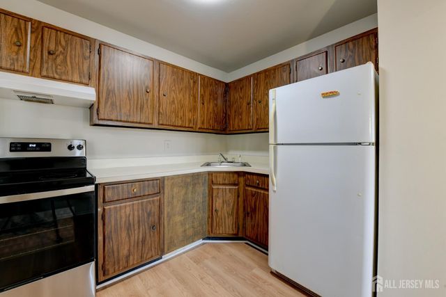 6 College Drive, Edison, NJ 08817