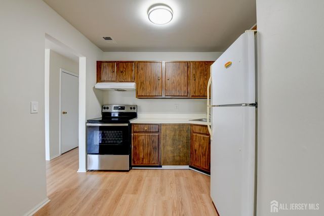 6 College Drive, Edison, NJ 08817