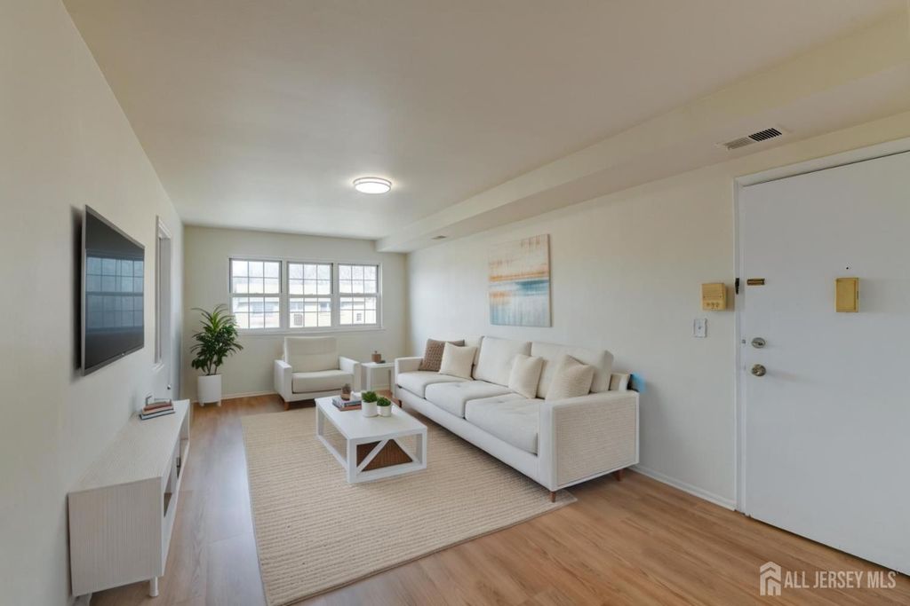 6 College Drive, Edison, NJ 08817