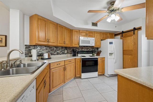 2910 COTTAGE GROVE COURT L4, Orlando, FL 32822