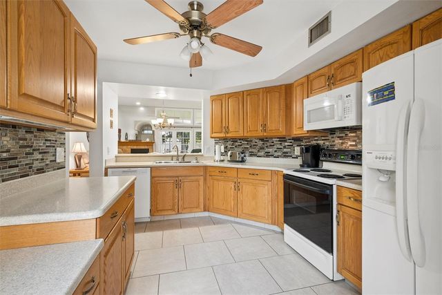 2910 COTTAGE GROVE COURT L4, Orlando, FL 32822