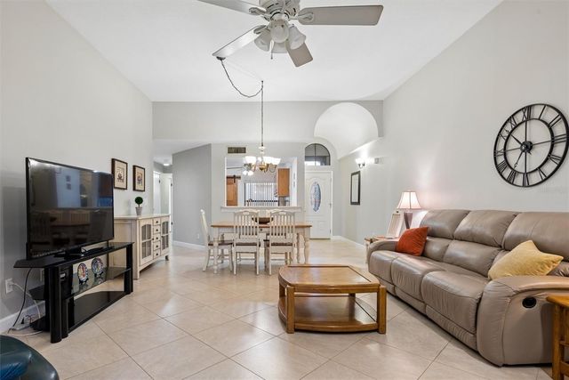 2910 COTTAGE GROVE COURT L4, Orlando, FL 32822