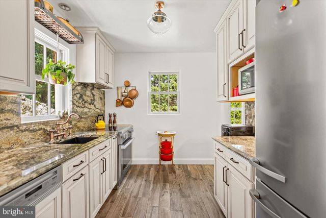 9919 OLD GEORGETOWN RD, Bethesda, MD 20814
