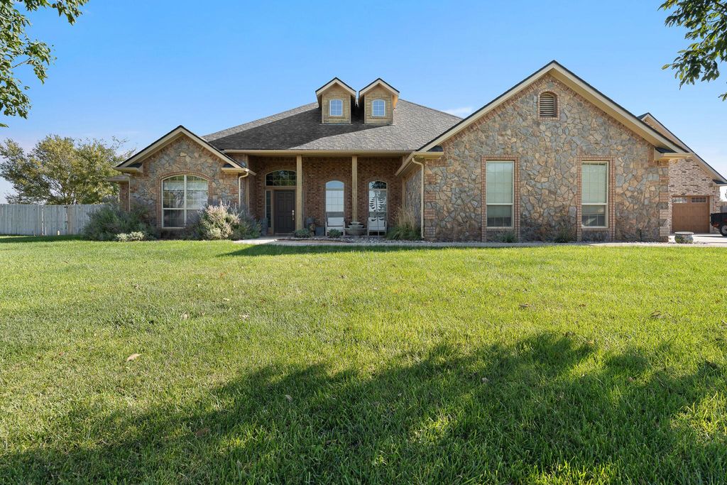 17301 SPRING LAKE Drive, Canyon, TX 79015