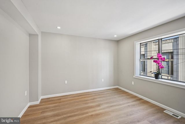 1912 S 9TH ST, Philadelphia, PA 19148