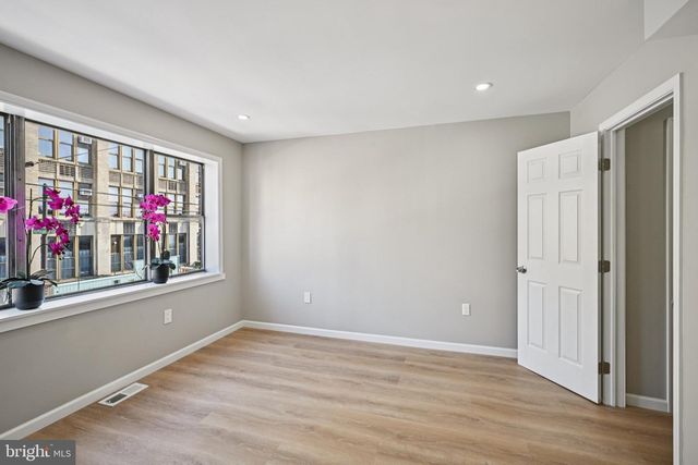 1912 S 9TH ST, Philadelphia, PA 19148