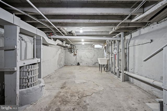 1912 S 9TH ST, Philadelphia, PA 19148