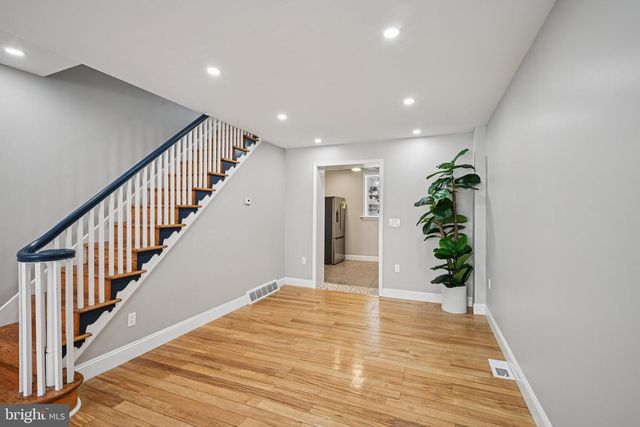 1912 S 9TH ST, Philadelphia, PA 19148