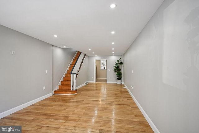 1912 S 9TH ST, Philadelphia, PA 19148