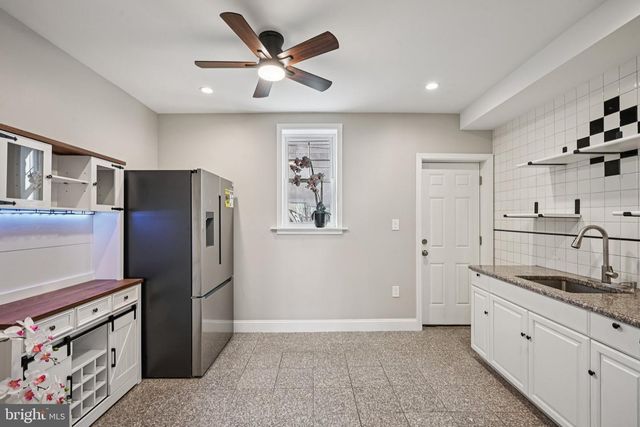 1912 S 9TH ST, Philadelphia, PA 19148